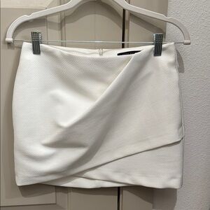 ZARA mini white skirt size XS